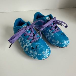 Girls soccer cleats